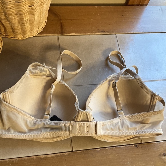 Natori bra 32D - Picture 3 of 5